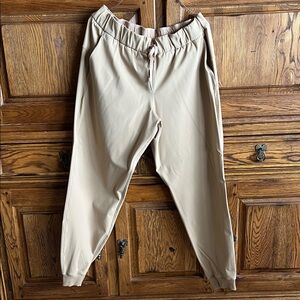 🖤 *Lululemon On The Fly Jogger 28” Full-On Luxtreme – Size 10 (Beech Wood)